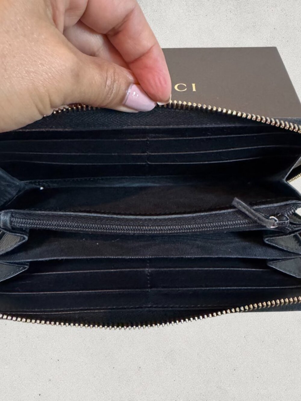 GUCCI Guccissima Leather Zip-Around Wallet. P0087 - Picture 7 of 15